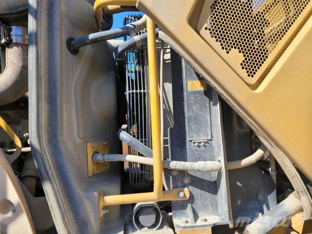 CAT 972 H Фронтальні навантажувачі