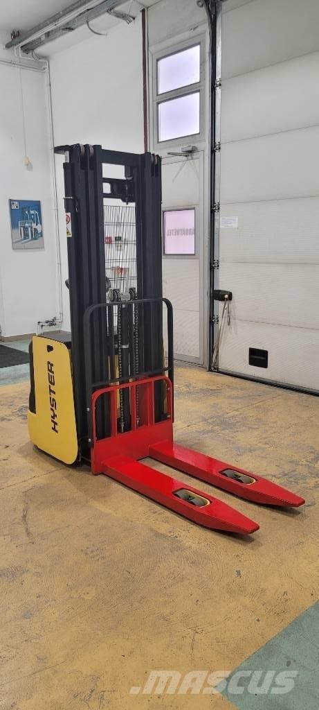 Hyster S 1.4 AC Самохідні електроштабелери