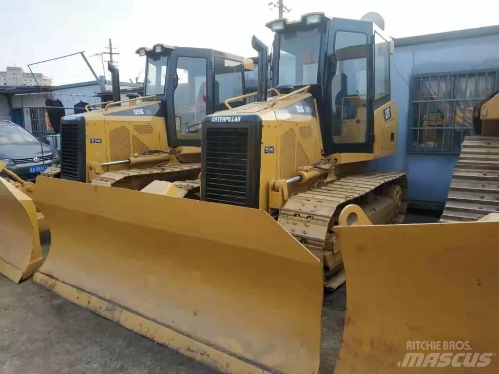 CAT D5M Гусеничні бульдозери