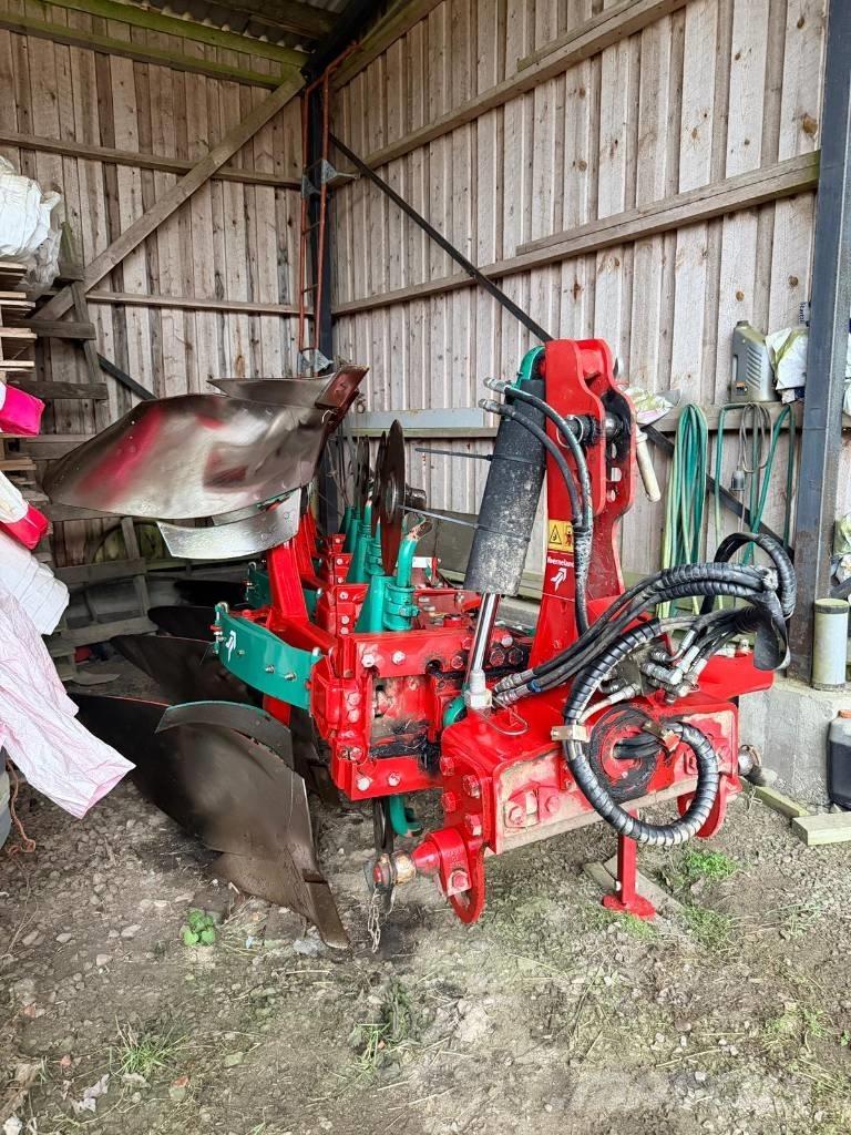 Kverneland ES85 Реверсивні плуги