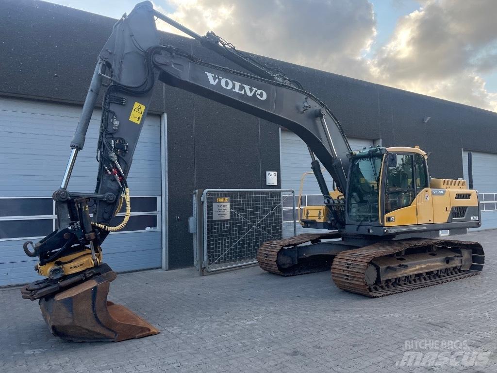 Volvo EC250DL Гусеничні екскаватори