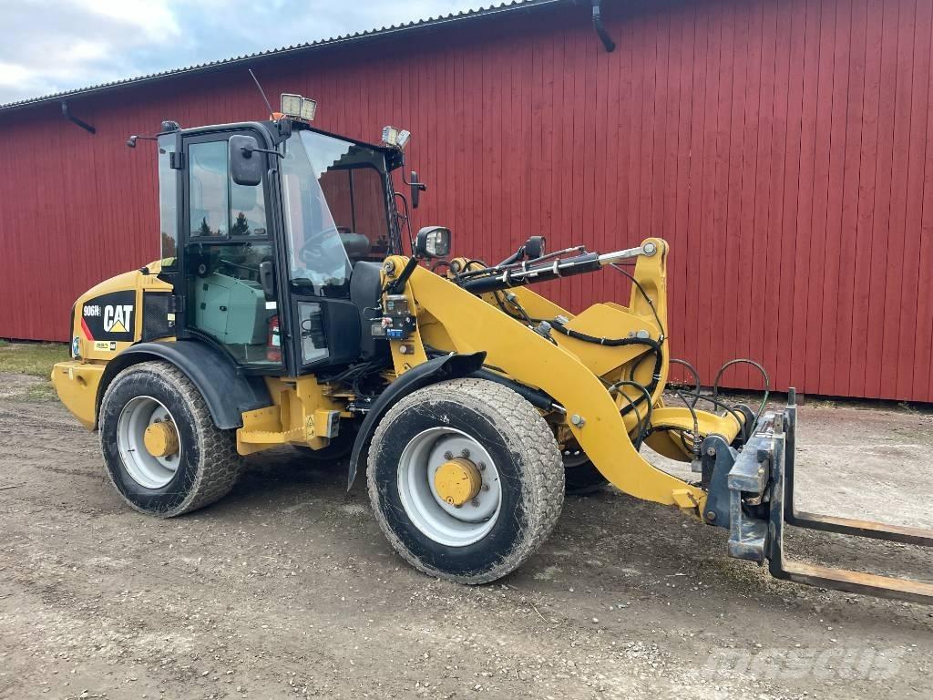 CAT 906 H 2 Фронтальні навантажувачі