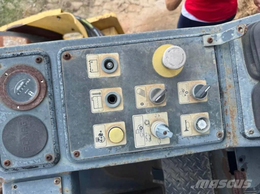Bomag BW 211 P D-3 Грунтові котки