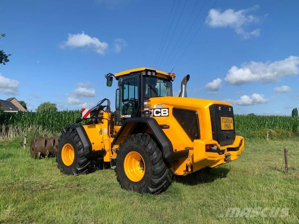 JCB 435S Трактори