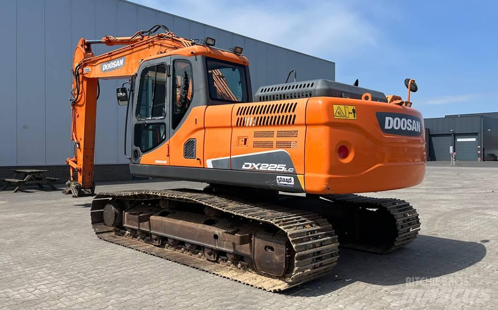Doosan DX 225 LC-3 Гусеничні екскаватори