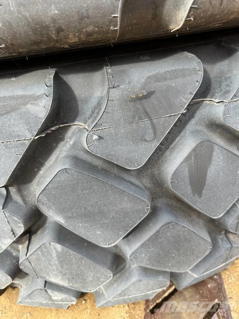 Goodyear 20.5R25 Шини
