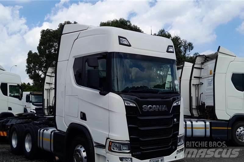 Scania R560 Вантажівки / спеціальні