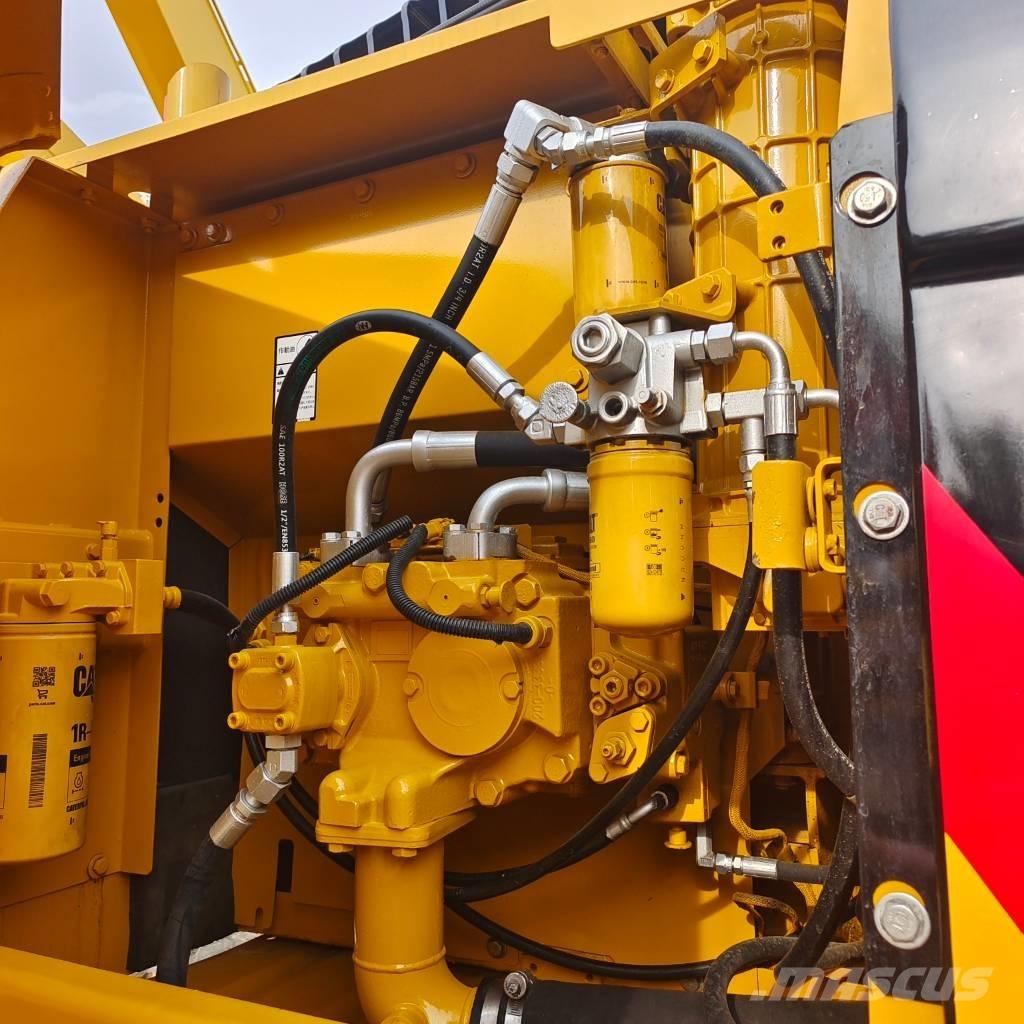 CAT 320 D2L Гусеничні екскаватори