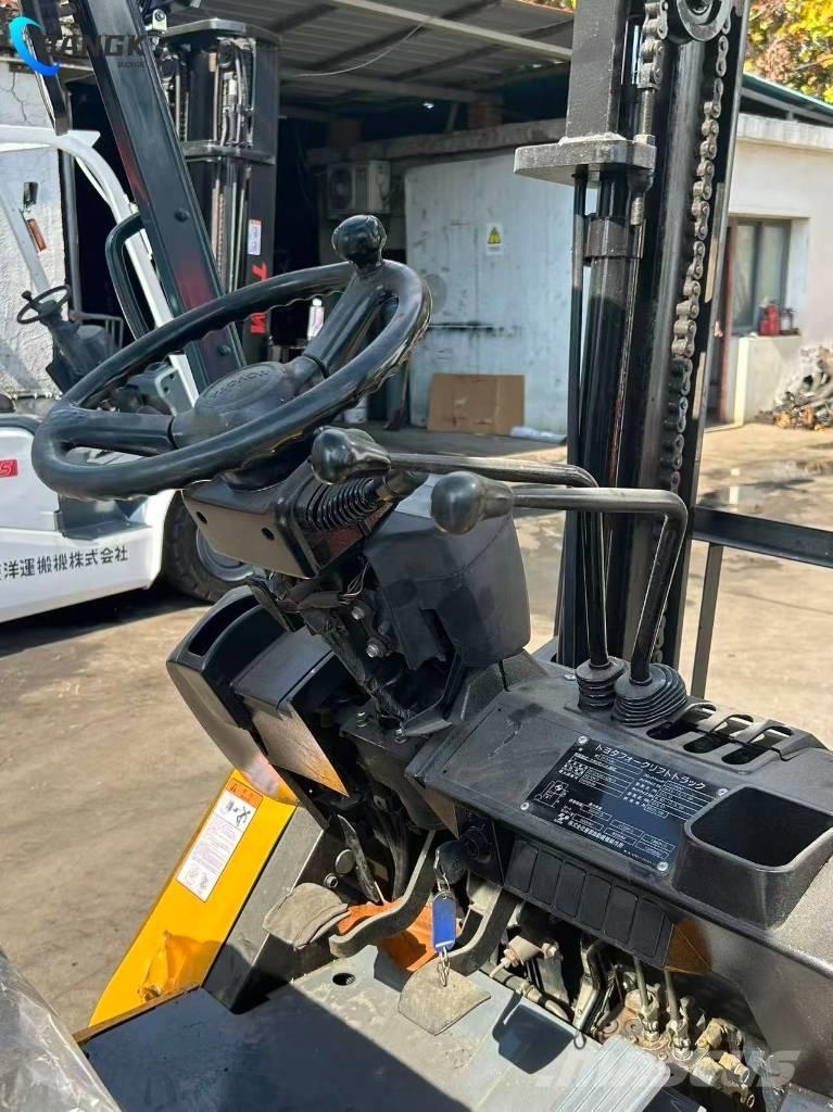 Toyota 7 FDN 30 Дизельні навантажувачі