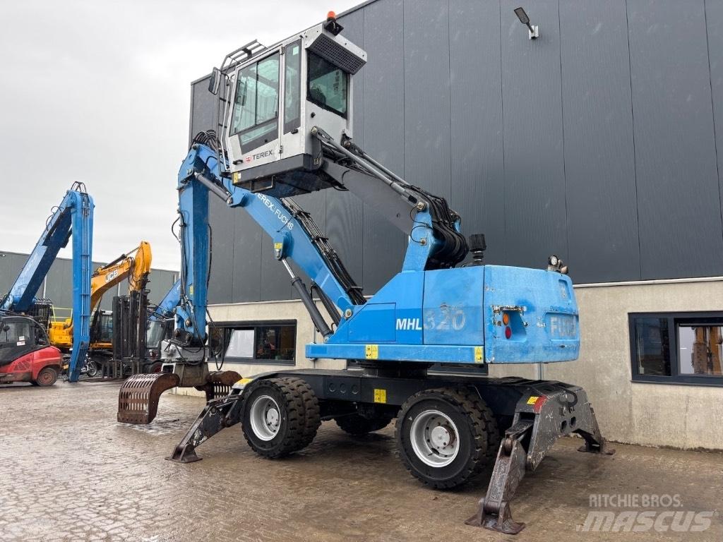 Fuchs MHL 320 D Перевантажувачі металобрухту/промислові навантажувачі
