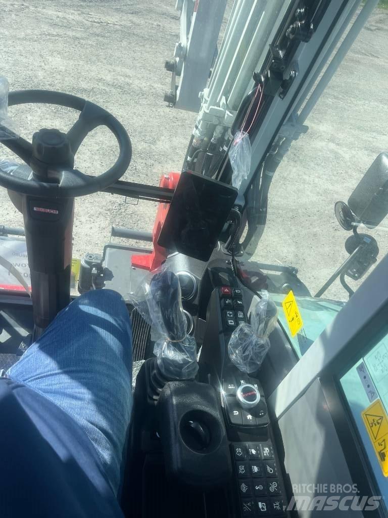 Takeuchi TB 370 W Колісні екскаватори