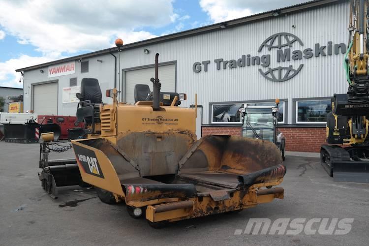 CAT AP 300 Асфальтовкладачі