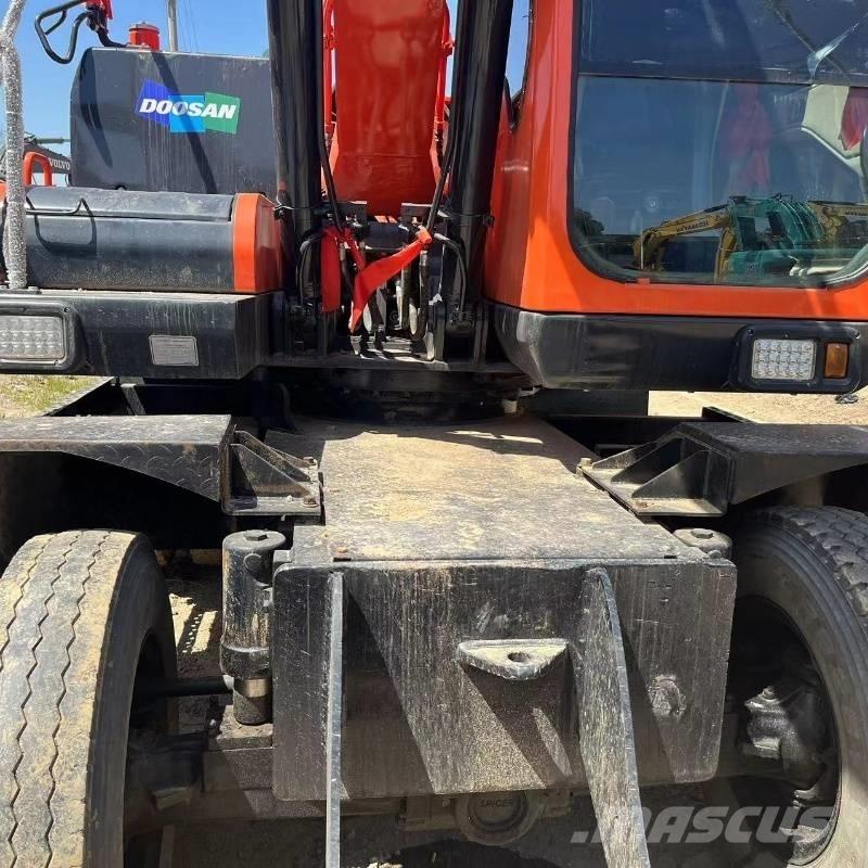 Doosan DX150W Колісні екскаватори