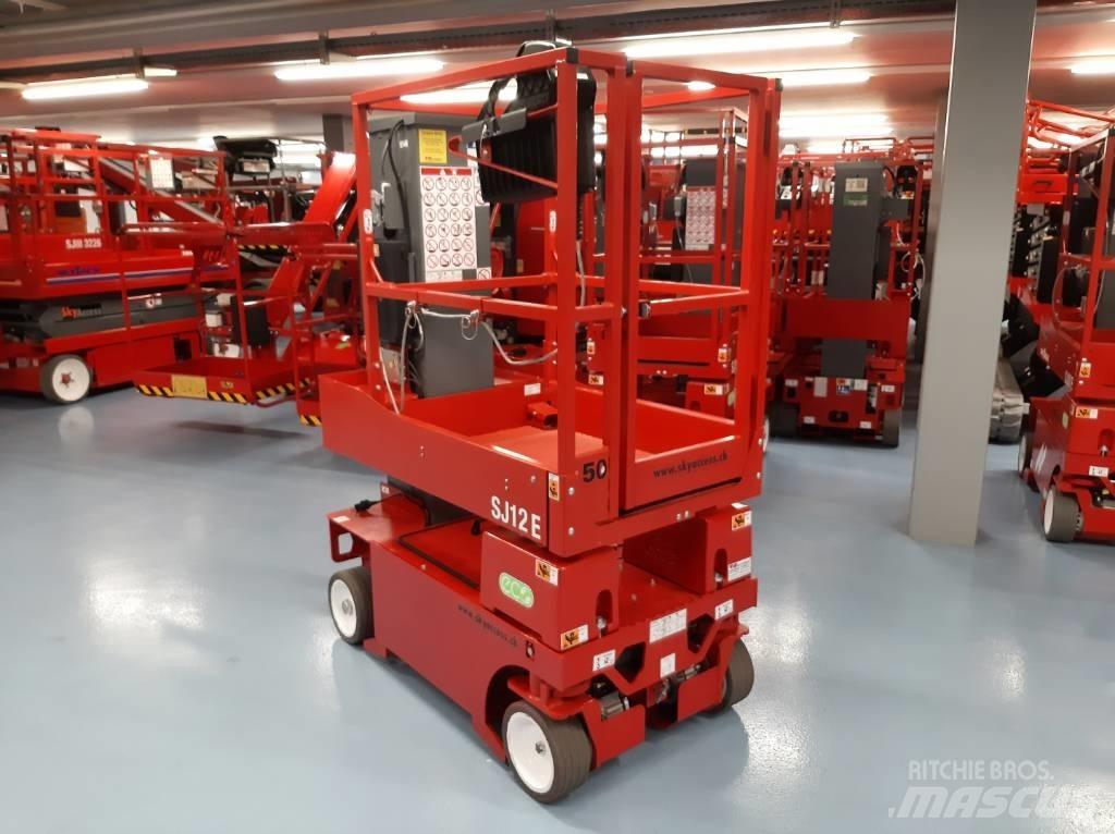 SkyJack SJ12 E Вертикальні щоглові підйомники