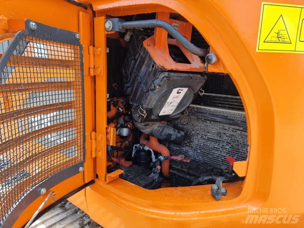 Doosan DX 140 LC-3 Гусеничні екскаватори