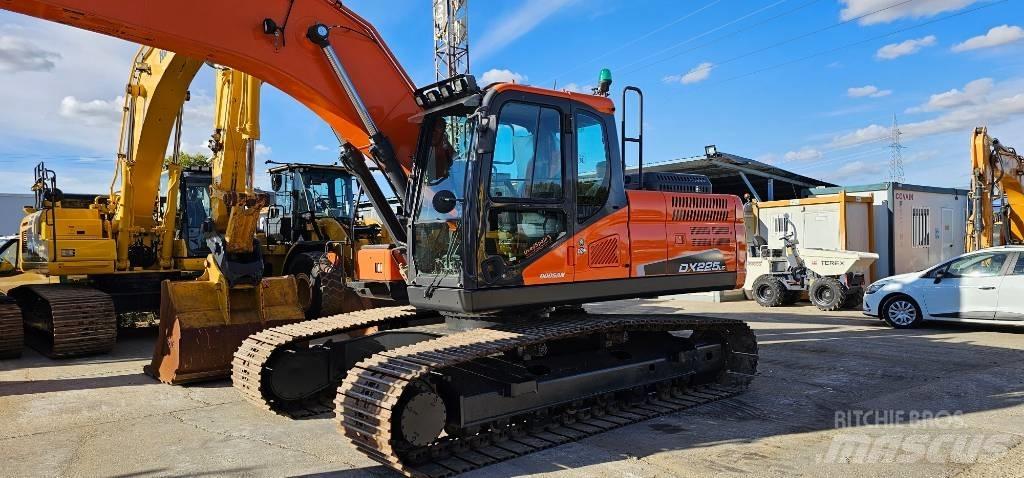 Doosan DX 225 Гусеничні екскаватори