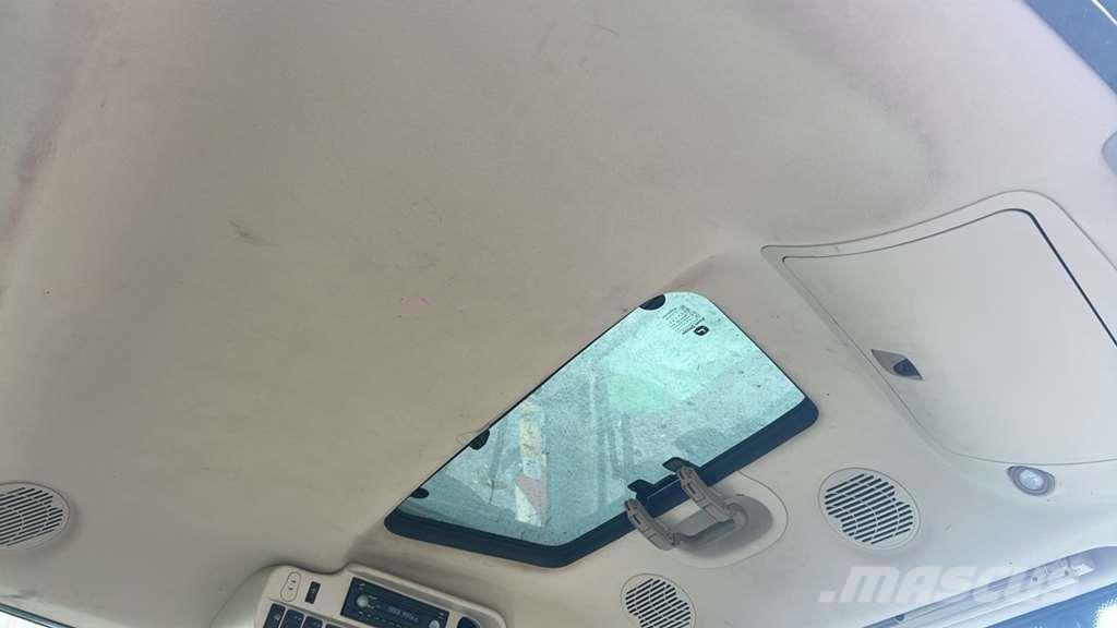 John Deere 6215R Трактори