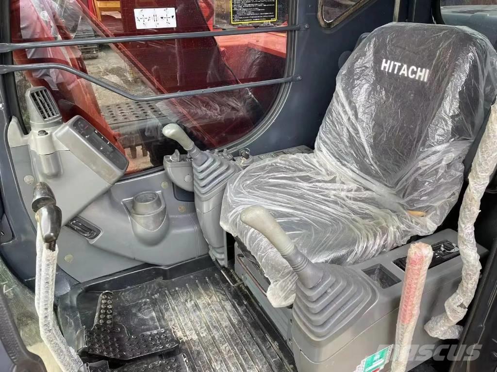 Hitachi ZX120 Гусеничні екскаватори