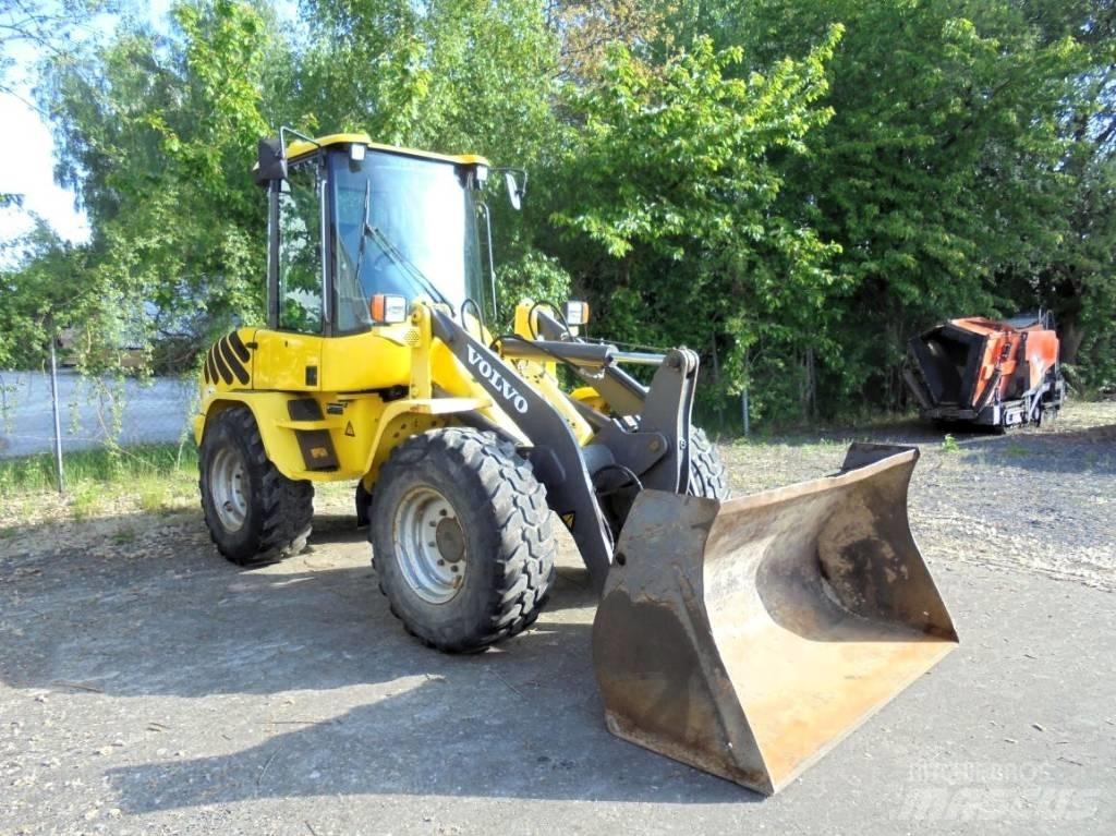 Volvo L 30 B Фронтальні навантажувачі