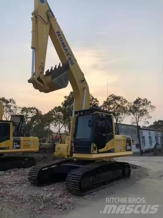 Komatsu PC200-8 Гусеничні екскаватори