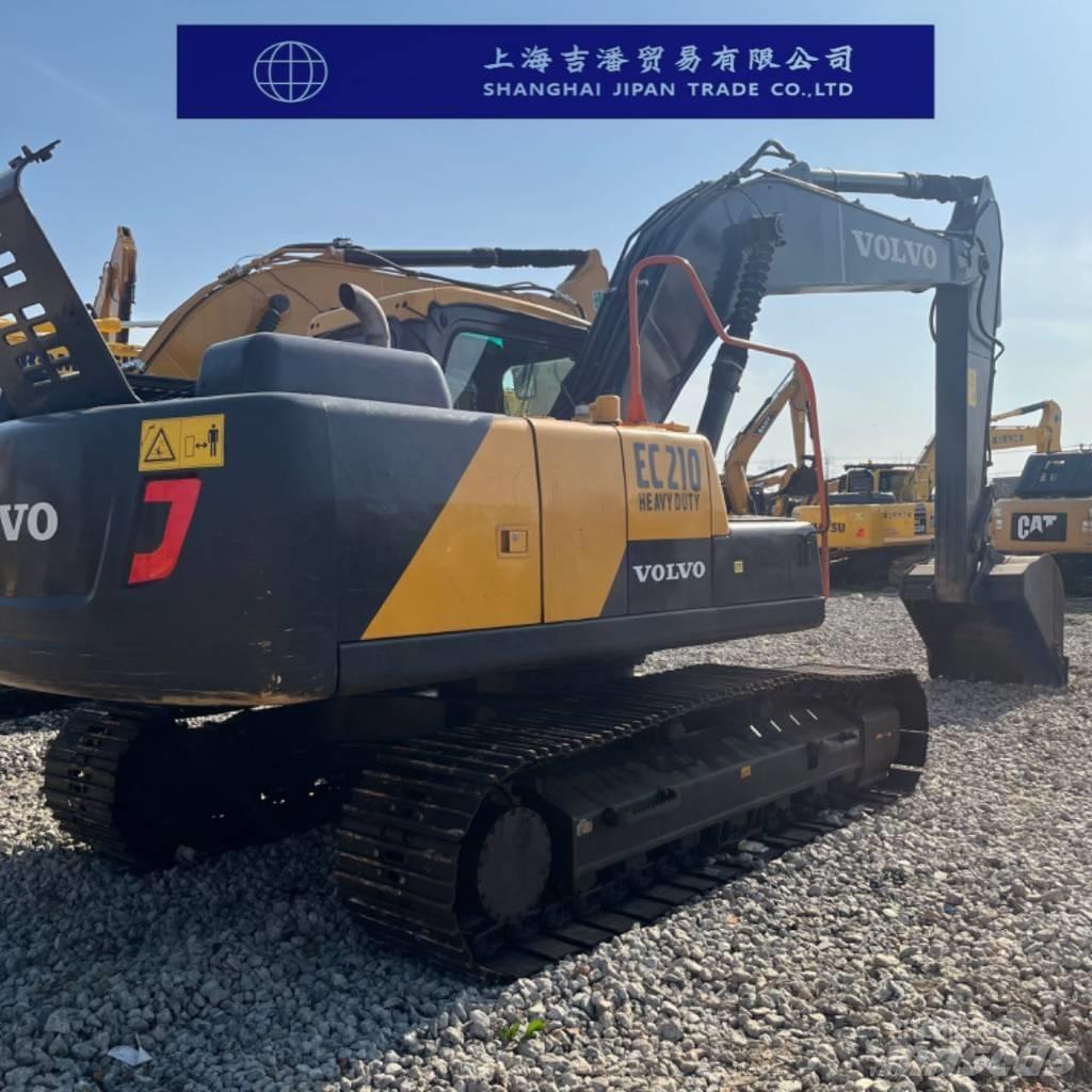 Komatsu PC 210 Гусеничні екскаватори