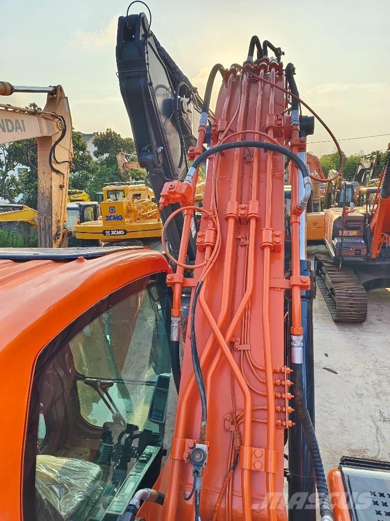Doosan DX 225 LC Гусеничні екскаватори