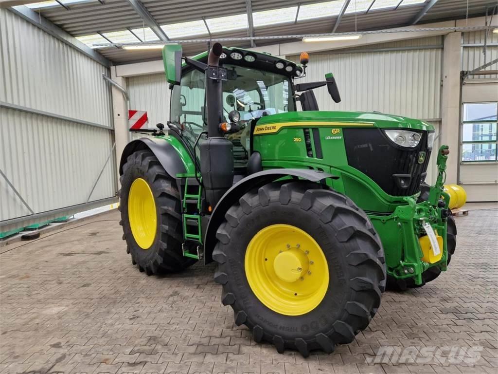 John Deere 6R 250 Трактори