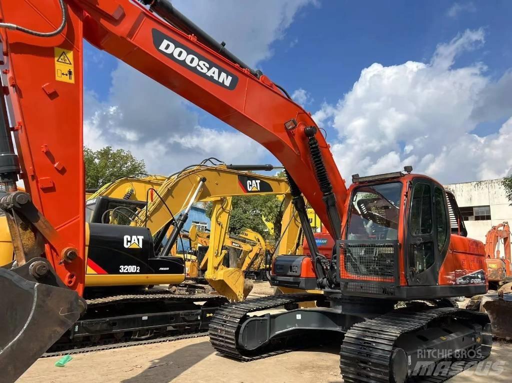 Doosan DX225-9C Гусеничні екскаватори