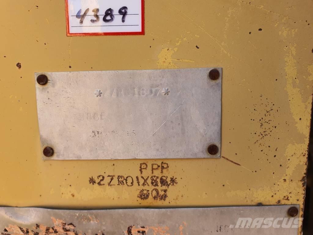 CAT 988 F II Фронтальні навантажувачі