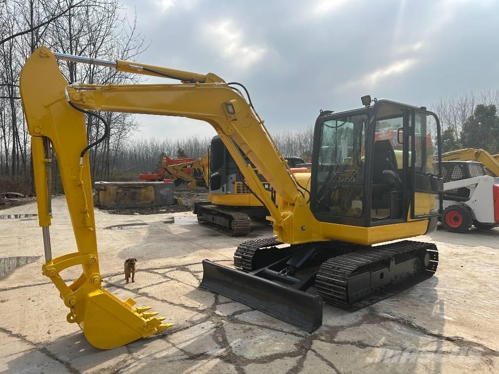Komatsu PC56-7 Гусеничні екскаватори