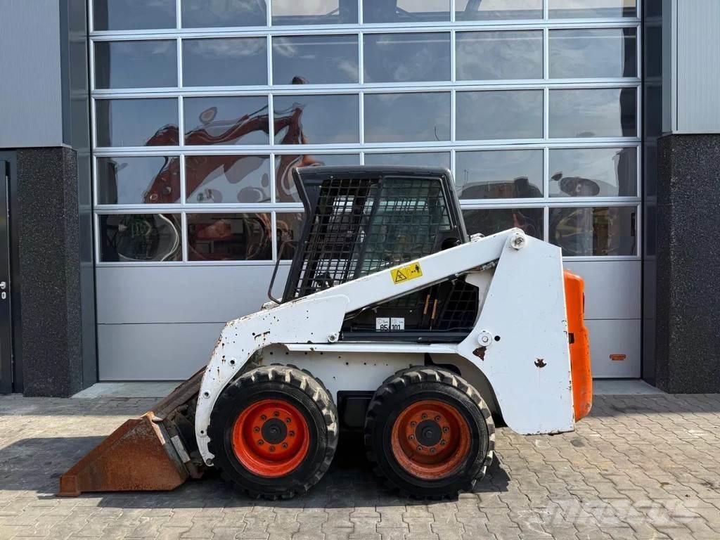Bobcat S130 Міні-навантажувачі