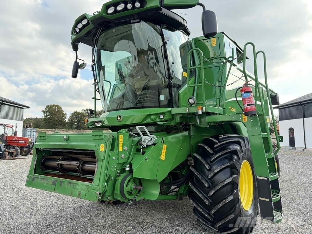 John Deere T 670 i Зернозбиральні комбайни