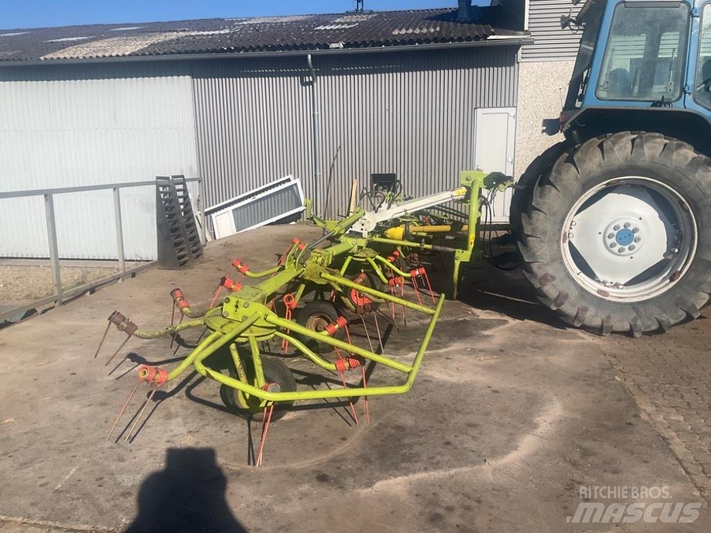 CLAAS Volto 770 Граблі і сінозворушувачі