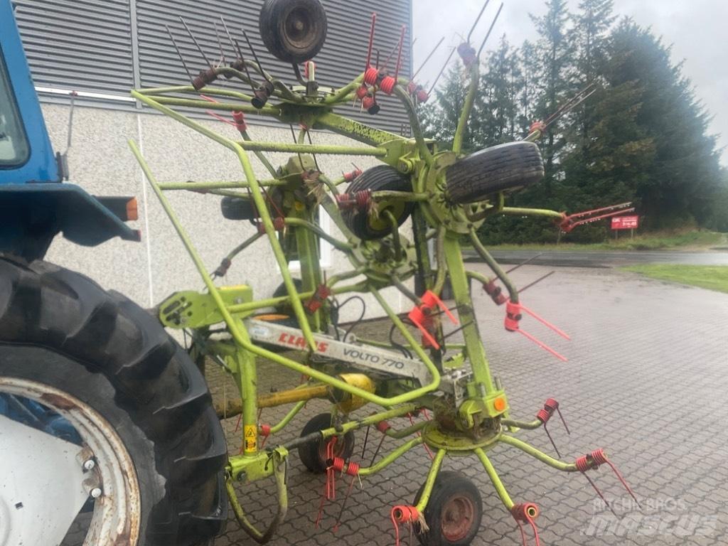 CLAAS Volto 770 Граблі і сінозворушувачі