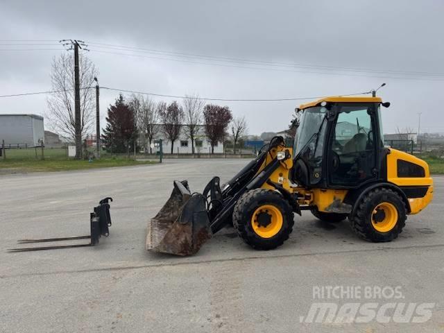 JCB 406 Фронтальні навантажувачі
