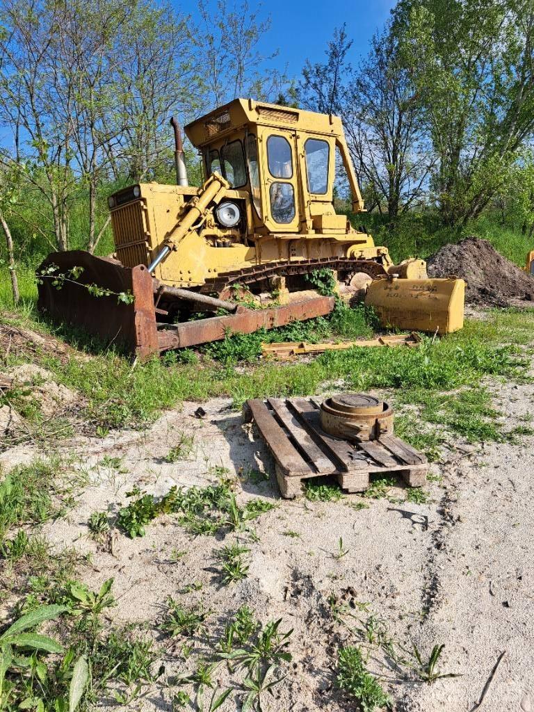 Komatsu D85A Гусеничні бульдозери