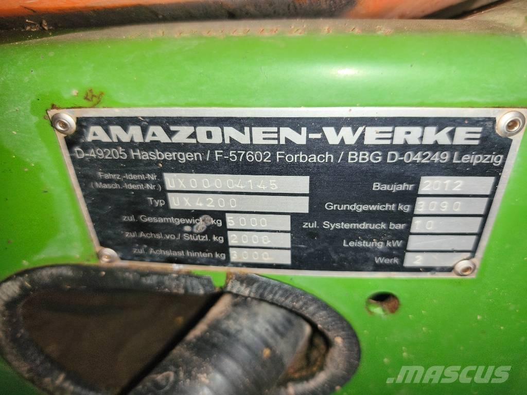 Amazone UX 4200 Причіпні обприскувачі
