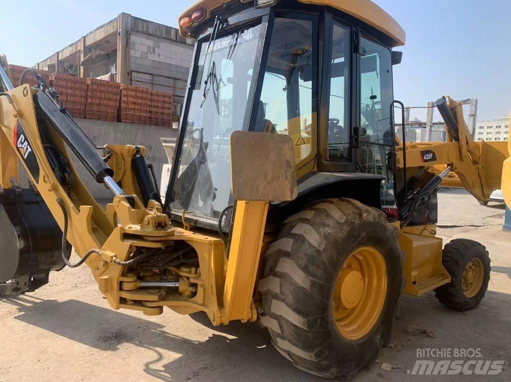 CAT 420 F Екскаватори-навантажувачі