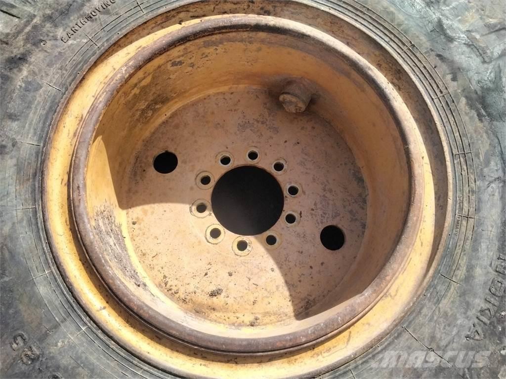 Rottne 2004 14-25 Шини