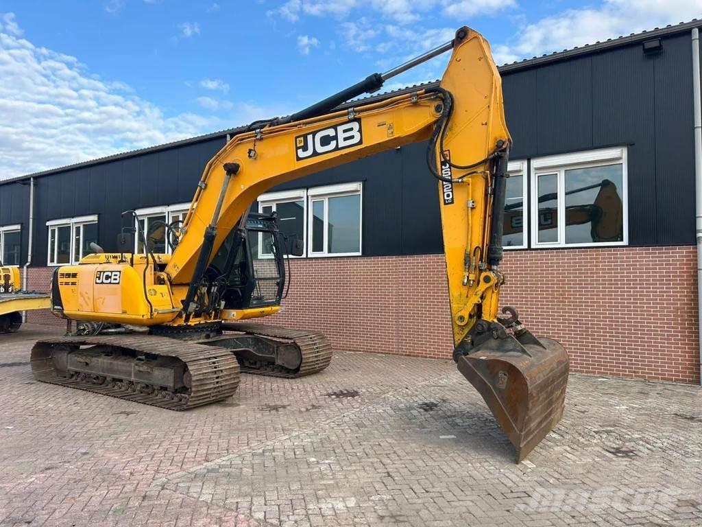 JCB JS220LC Гусеничні екскаватори