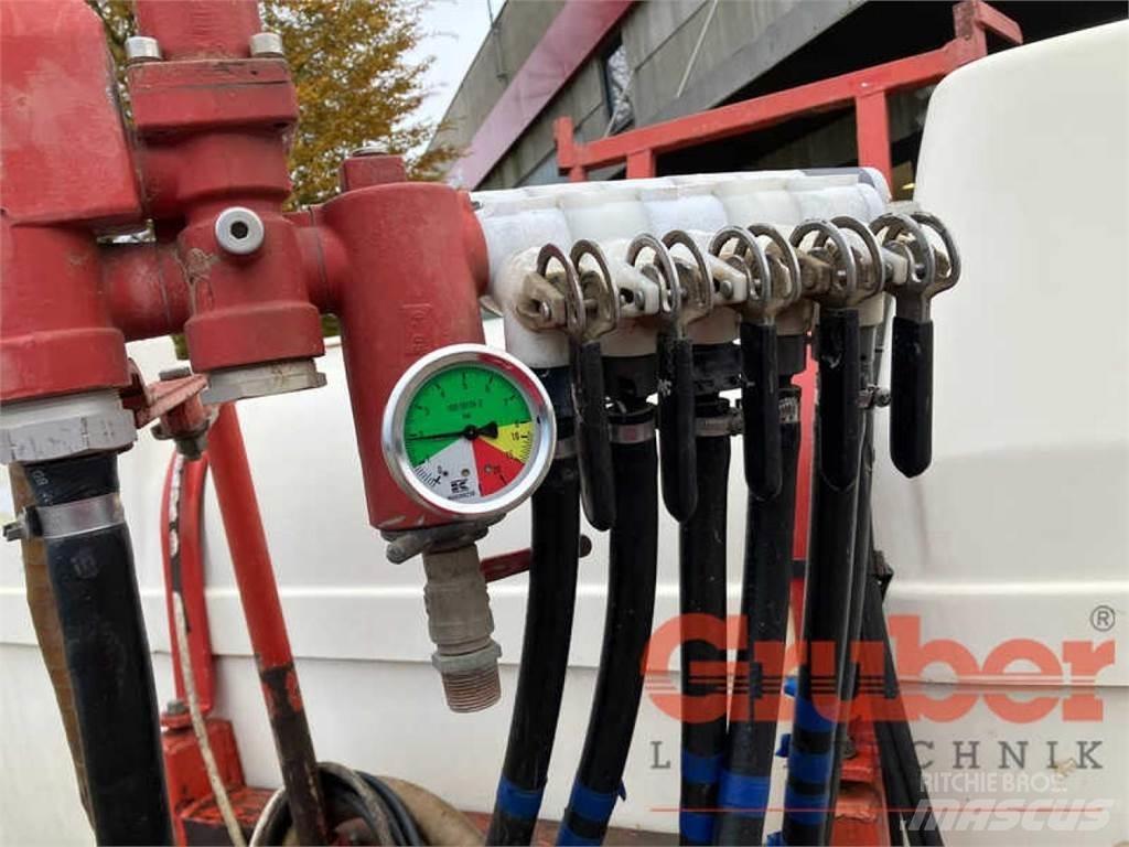Holder 1.600 l Причіпні обприскувачі