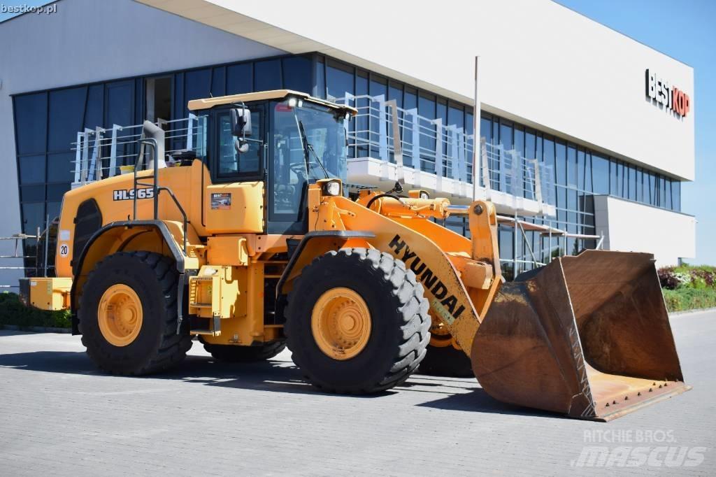 Hyundai HL 965 Фронтальні навантажувачі