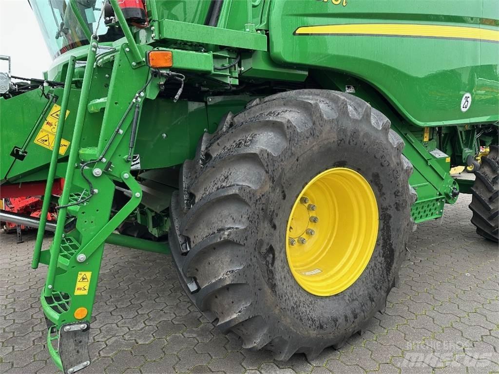 John Deere T 670 i Зернозбиральні комбайни