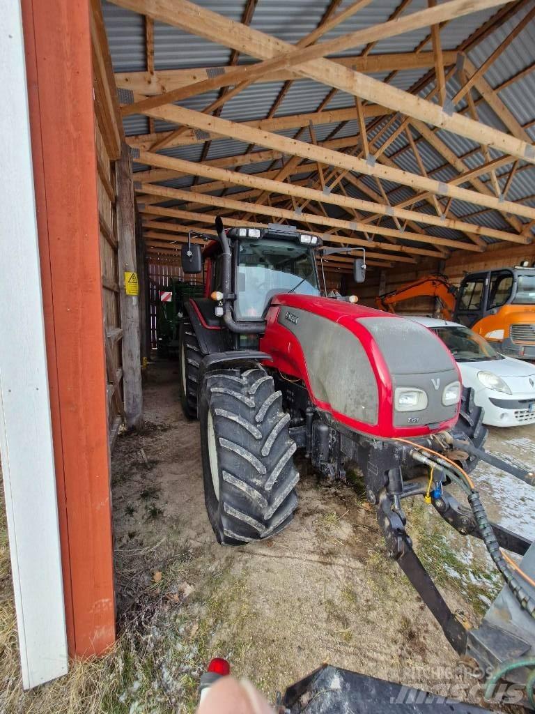 Valtra T 151 hitchec Трактори