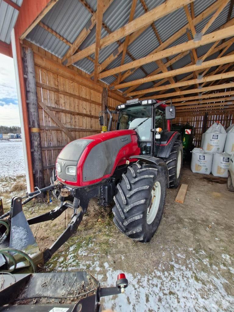 Valtra T 151 hitchec Трактори