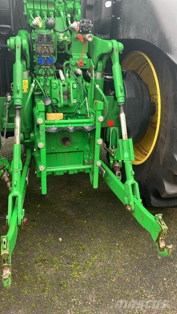 John Deere 6230R Трактори