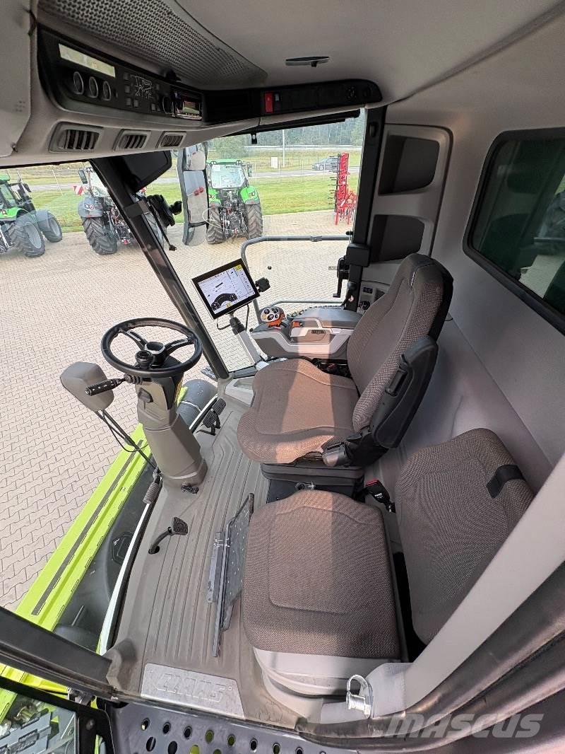 CLAAS TRION 750 Зернозбиральні комбайни
