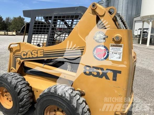 CASE 85XT Міні-навантажувачі