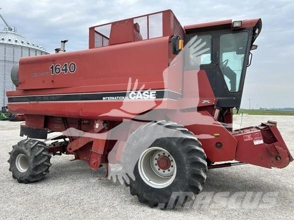 Case IH 1640 Зернозбиральні комбайни