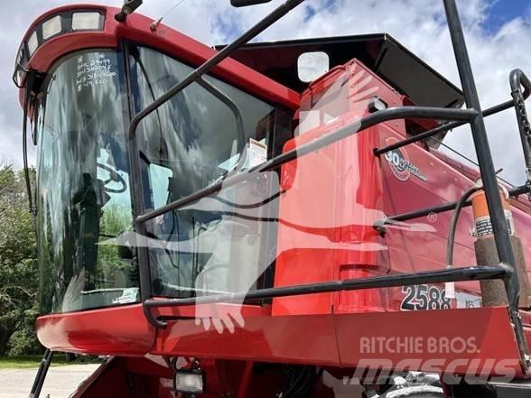 Case IH 2588 Зернозбиральні комбайни